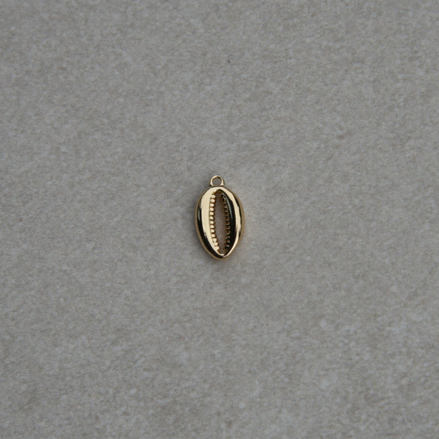 Charm Coquillage Cauri Plaqué Or 14K